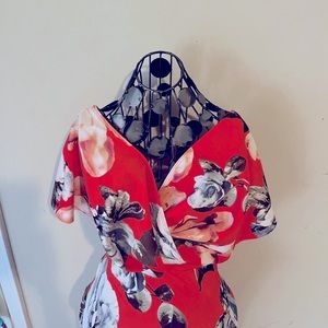 Beautiful low cut dress, size: small